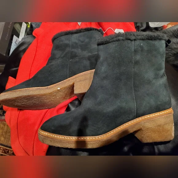 NIB winterized boots